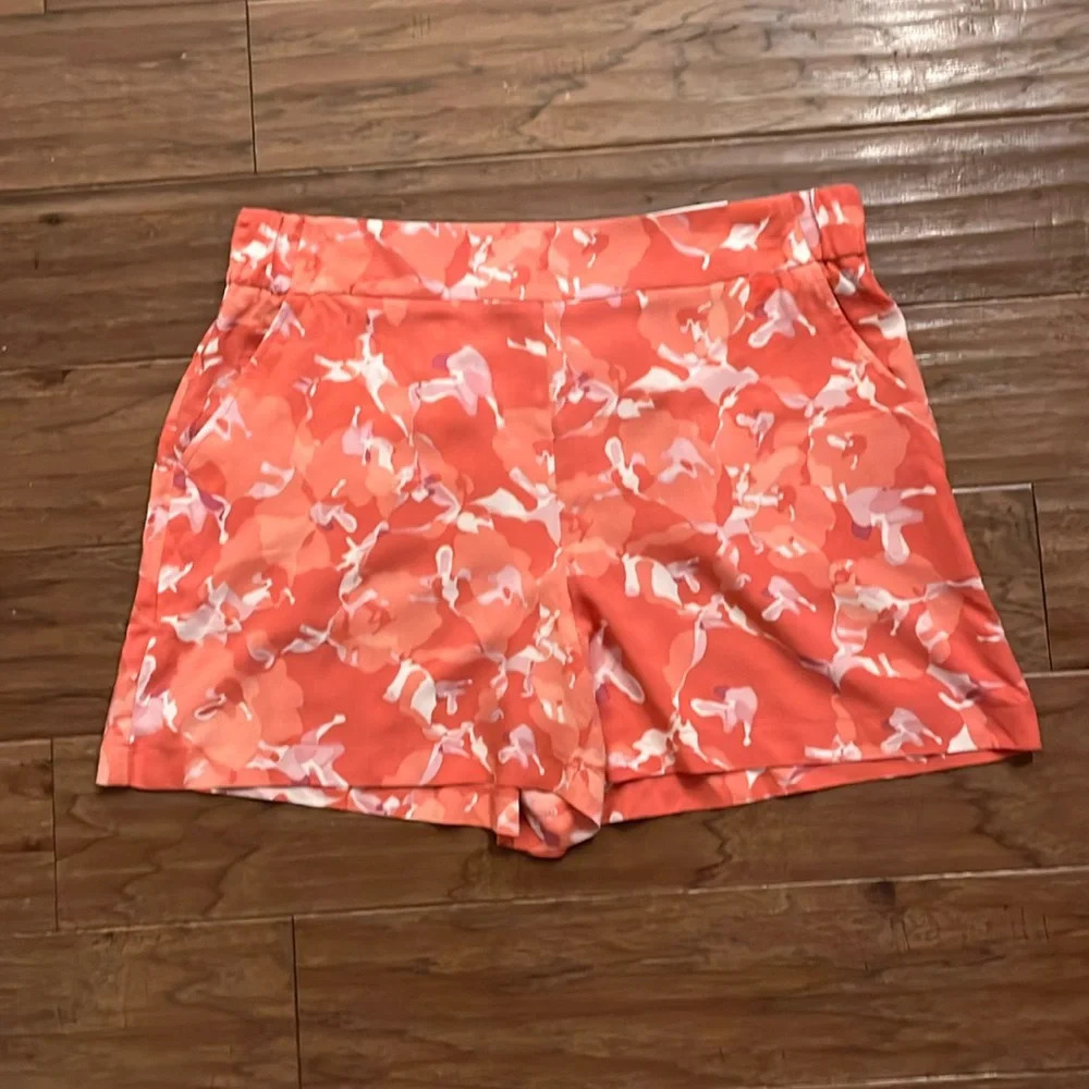 Nine West Coral and Pink Shorts Size L